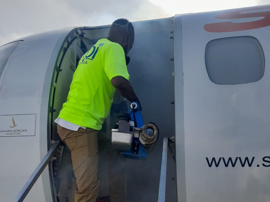 Désinfection par nébulisation de la cabine d'un avion par TropiClean