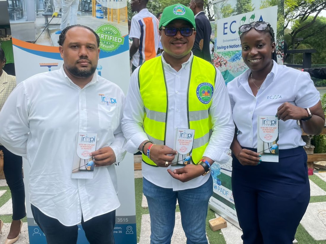 TropiClean présentant ses services lors d'un événement environnemental