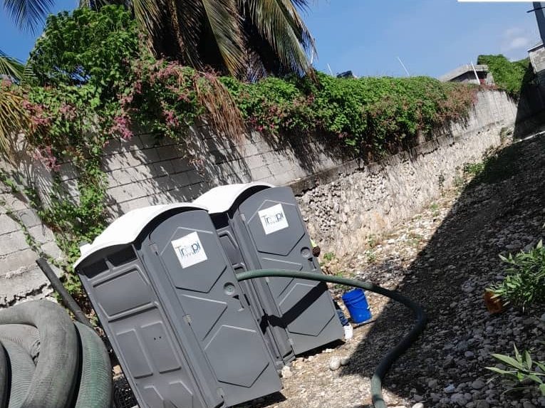 Toilettes portables TropiClean raccordées